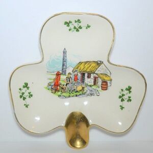 Carrigaline Pottery Clover Shaped Ashtray Made In Ireland House Scene White